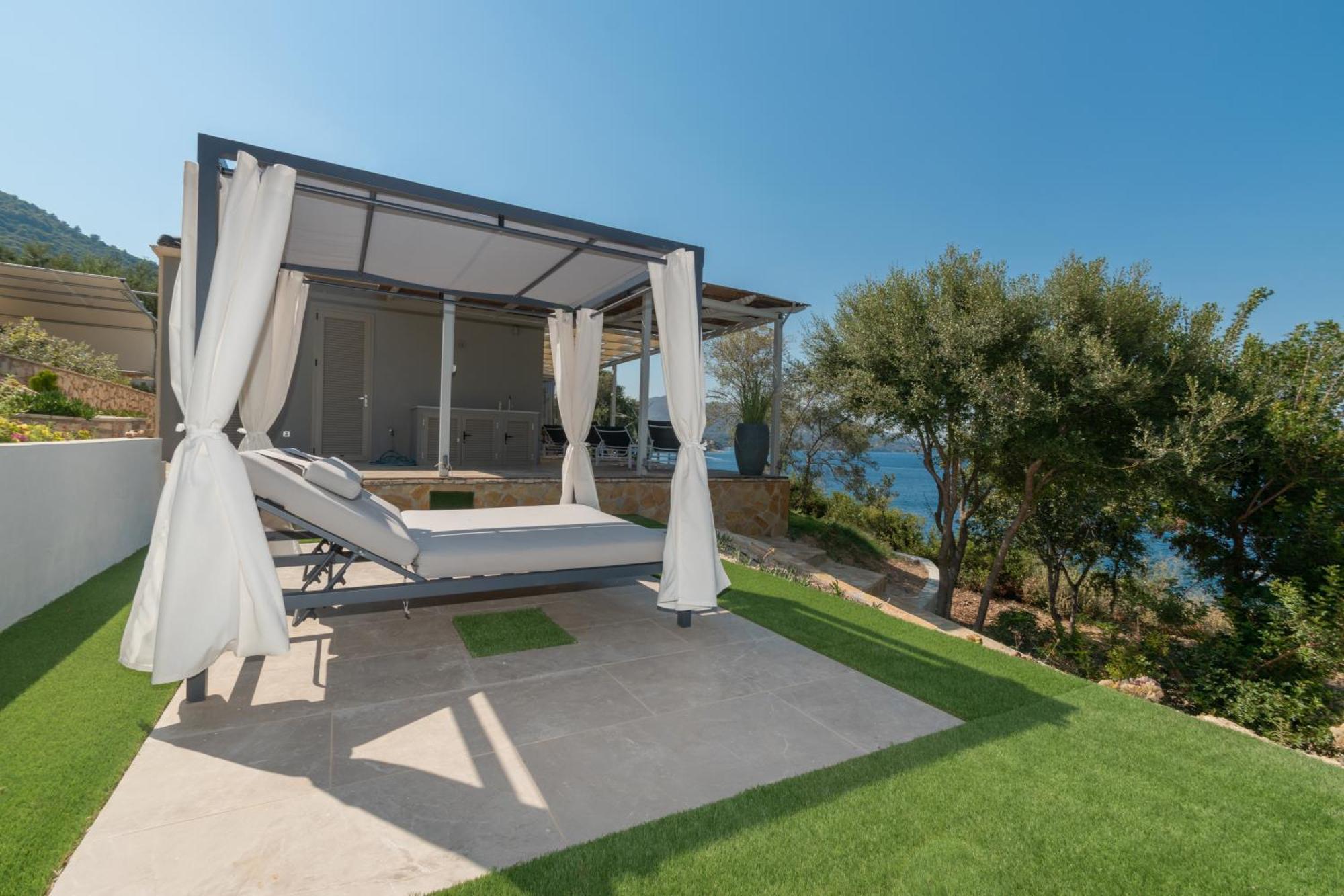 Villa Cavo- With Private Sea Access Marathiás