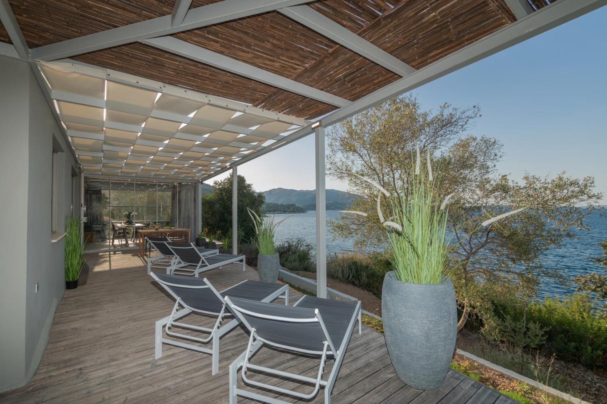 Cavo- With Private Sea Access Vilă